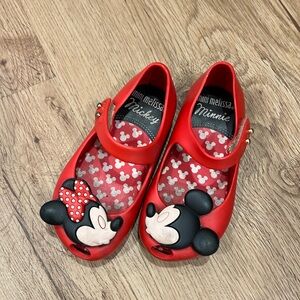 Mini Melissa shoe size 7